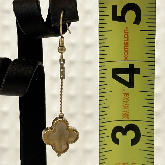 NWT Bijou Brigette Shell & Gold Long Necklace & Dangle Earrings Set - Picture 10 of 12